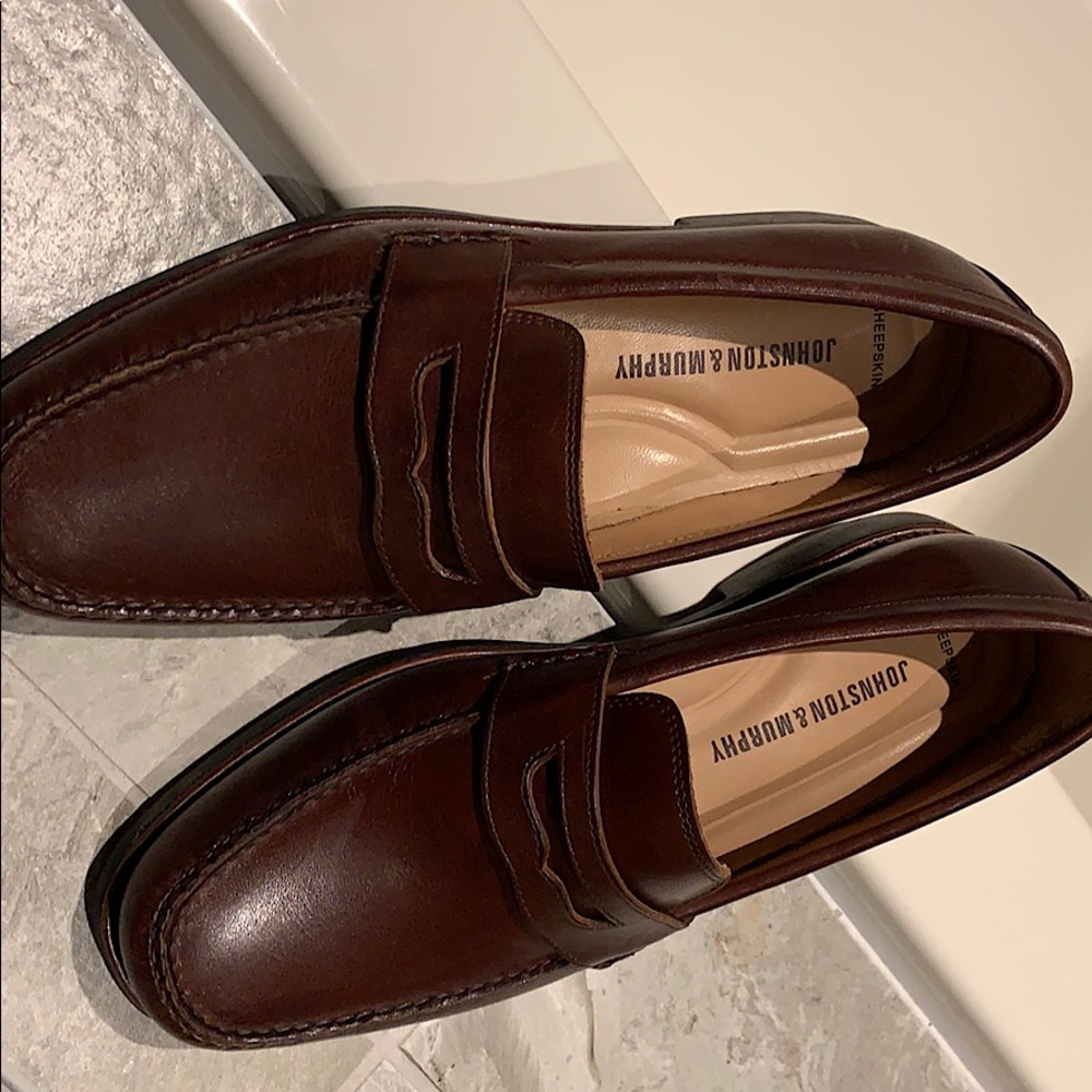 NEW Johnston & Murphy loafers! Padded insole. Pristine condition.